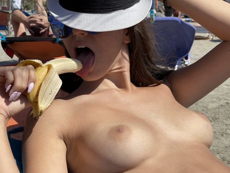 Yoya Grey perfekte nackten galerie