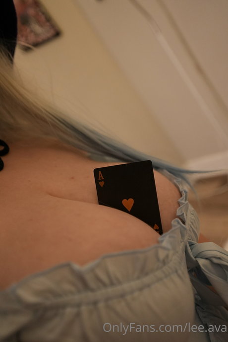 Holly Ava erotische sexy bild