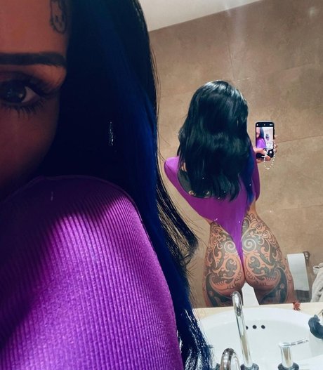 Candelaria Tinelli hübsche akt bild