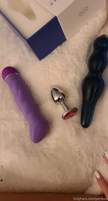 Perfexia pornostar akt archiv