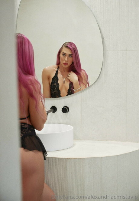 Alexandria Christa pornostar nackt archiv