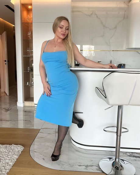 Annaka exklusive freie bild