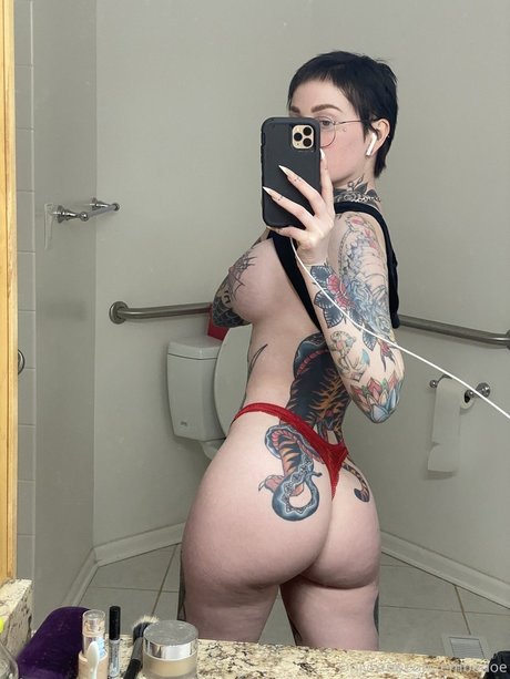 Embodoe nacktheit kunst archiv