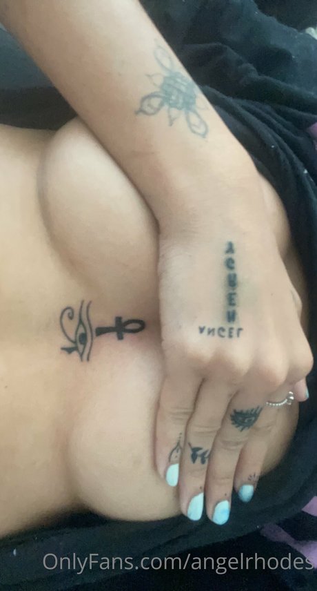 Angel Rhodes top galerie