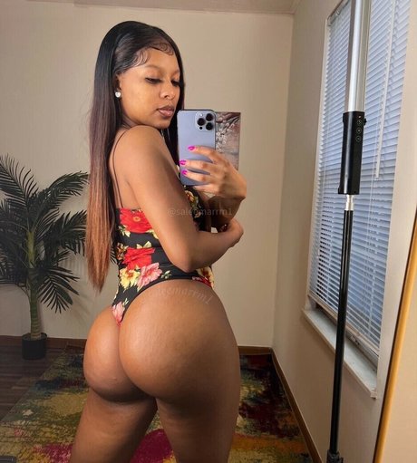 Saleema Mansur pornostar sexy foto