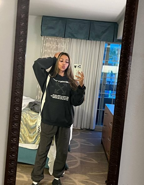 asiatische teenager-onlyfans sexy kunst bild