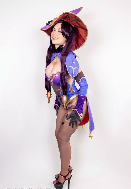 Adria Rae erwachsene sexy bilder