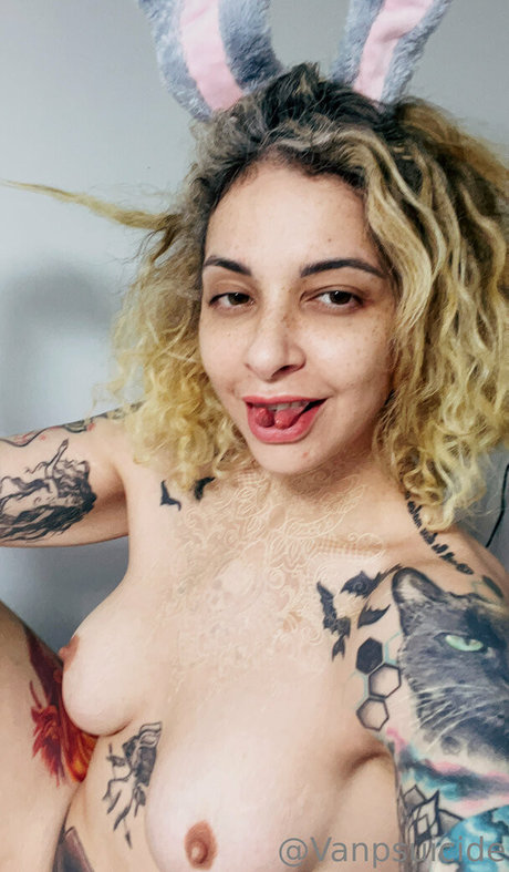 große latina-onlyfans freie akt fotos