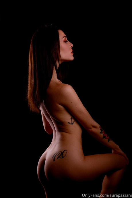 Aura Pazzani heiße exklusive bild