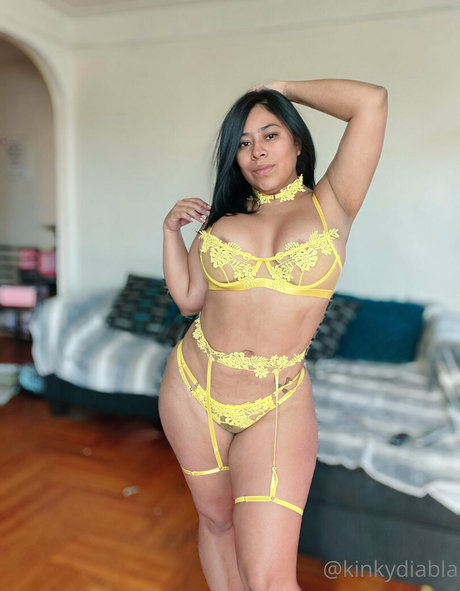 mollige kätzchen-onlyfans nackt schöne foto