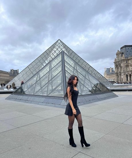 ebenholz-bikini onlyfans schöne kunst galerie