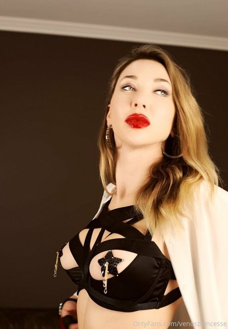 rothaarige trans-onlyfans freie akt galerien