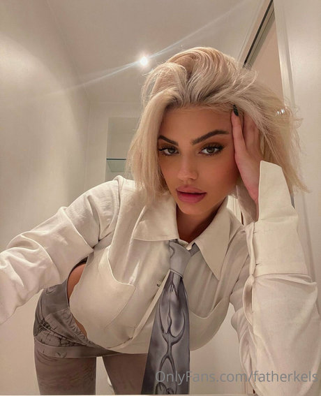 Kelsey Calemine exklusive nette archiv