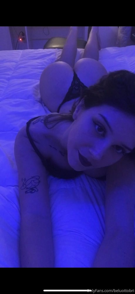 Belu Ottobri nackt kostenlose archiv