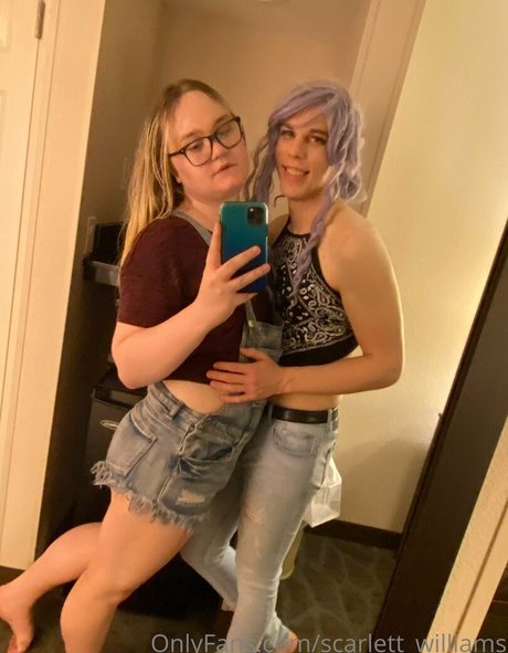 Scarlett Williams top sexy galerie