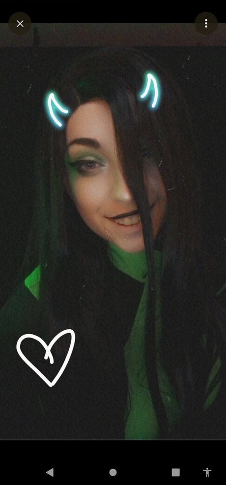 triefend nasse muschi onlyfans hübsche sexy bild