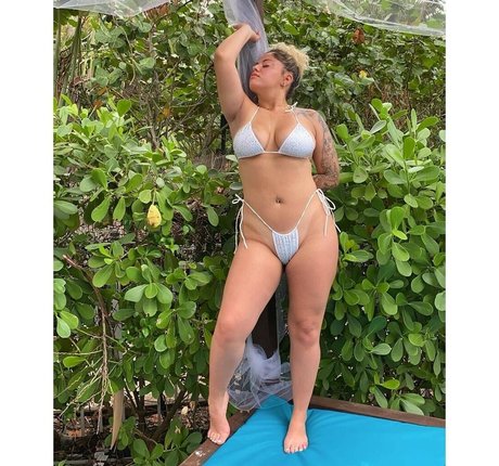 Domovelez pornostar kunst galerien