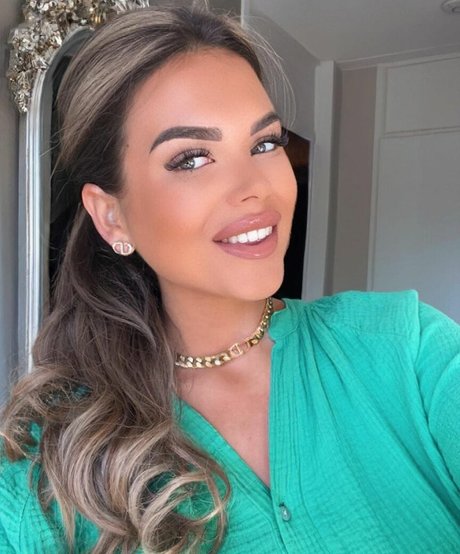 Nana Van Veghel hübsche akt galerie