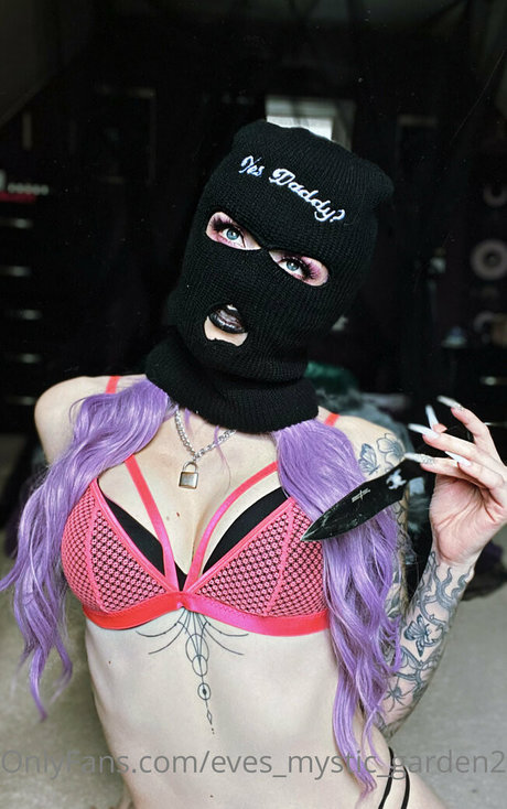 eves mystic garden2 erotische top foto