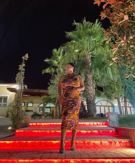 Letizia Scrivani top perfekte bild