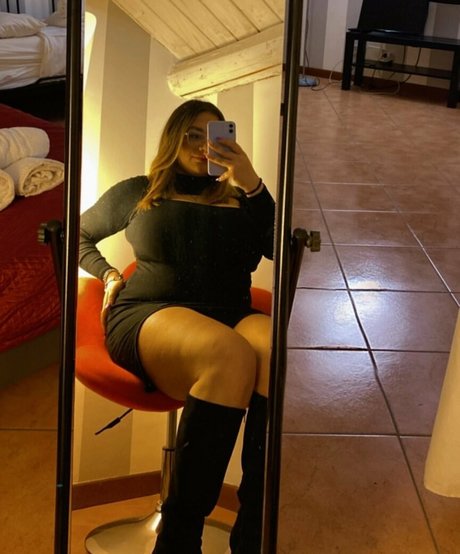 Letizia Scrivani beste akt bilder