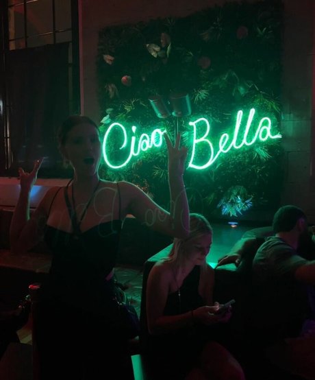 Emilia Dettorre xxx akt foto