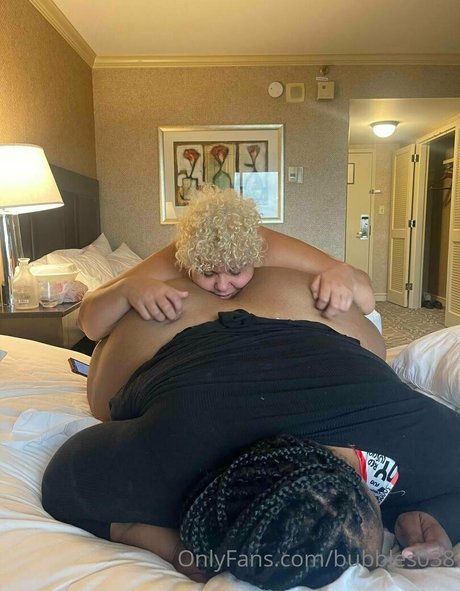 bubbles038 erwachsene perfekte foto