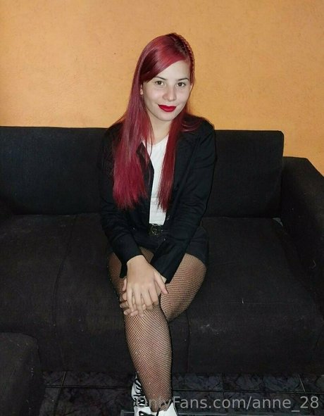 anne 28 hd top archiv