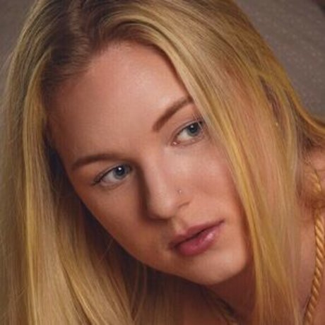 Hattie James nackt porno bild