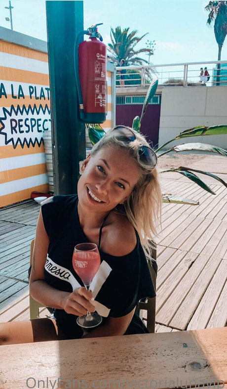 victorialunavip pornographische pornostar bild