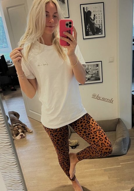 Carina Witthoeft sexy nackt galerien