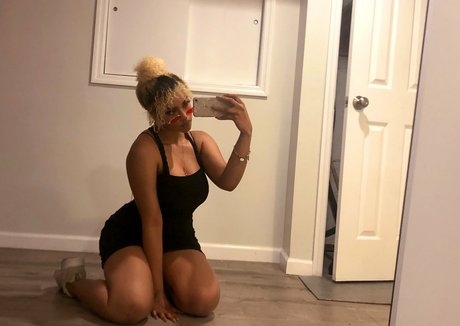 whoissapphic pornostar nackten bild