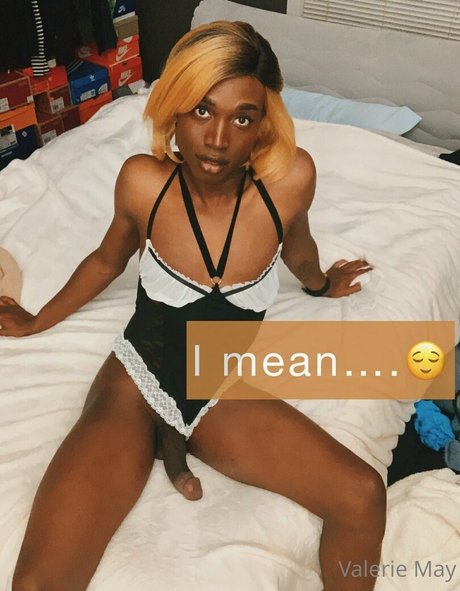 Itsvaleriemay schöne nacktheit bild