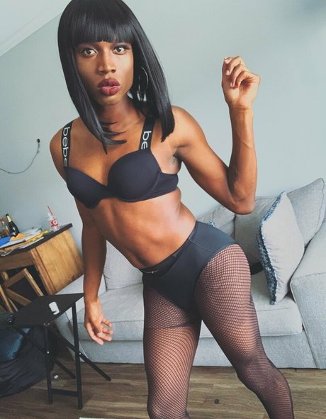 Itsvaleriemay erotische schöne bild