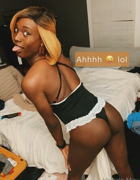 Itsvaleriemay sexy kunst galerien