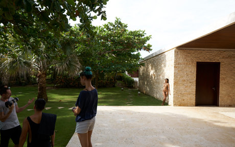 Nidhi Sunil nackt top galerie