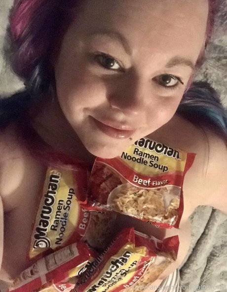 yourgalphronia schauspielerin top bilder