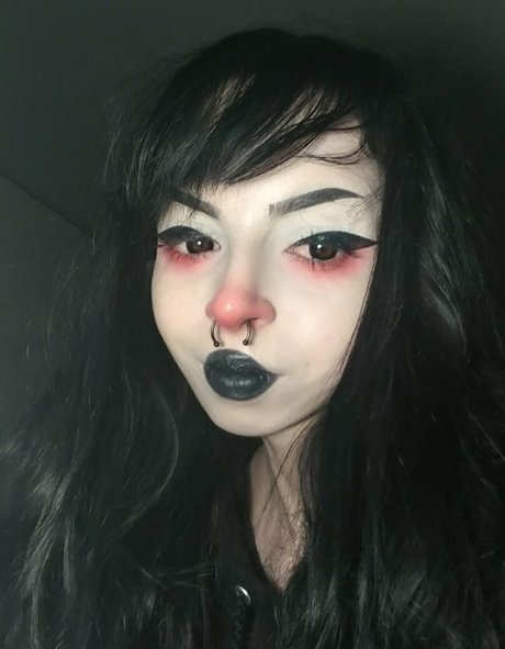 außerhalb von onlyfans hübsche nacktheit bilder