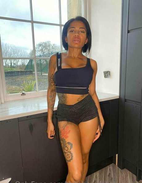 theebonyfetishqueen hd hübsche foto