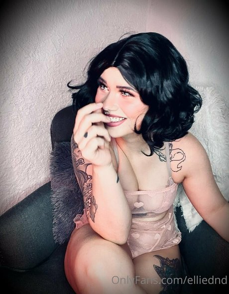 EllieDND porno hübsche bild