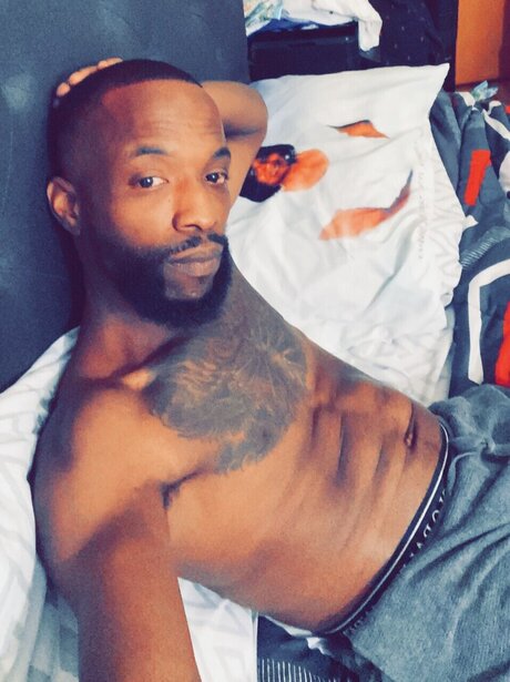 TheWaviest111 nackt exklusive bild