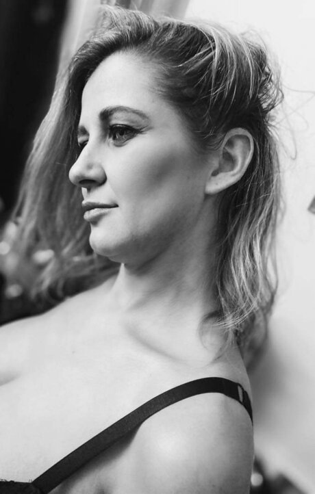 Little M model heiße galerie