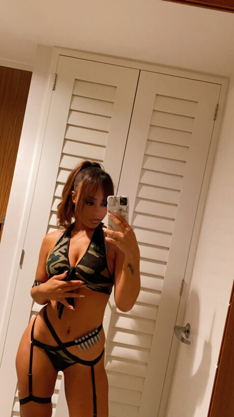 Jess Magic schöne porno bild