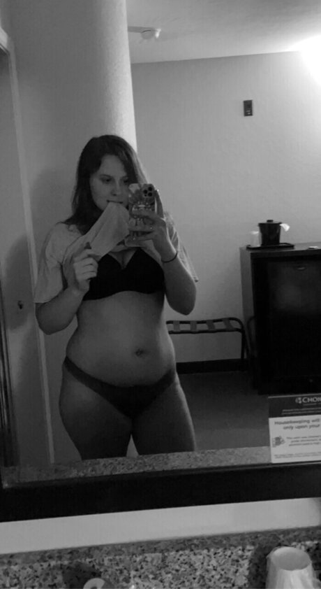 Hxnnxh freie erotische bild