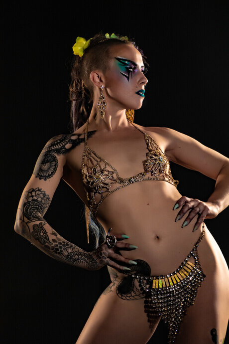 Sophie Shapeless freie nacktheit foto