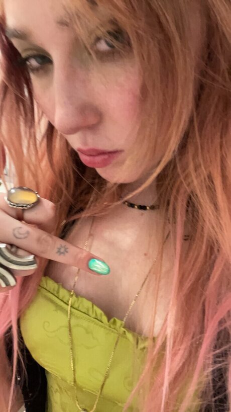 Luckii xxx nackte galerien