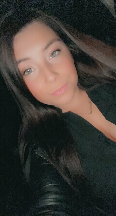 Karolane Chasse Michaud schauspielerin akt archiv