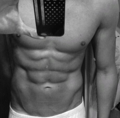 Fitboy perfekte nacktheit bilder