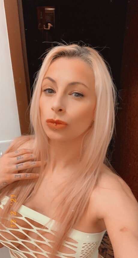 Lili secret exklusive perfekte bilder