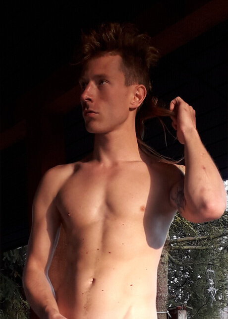 Cody Lust sexy pornostar galerie